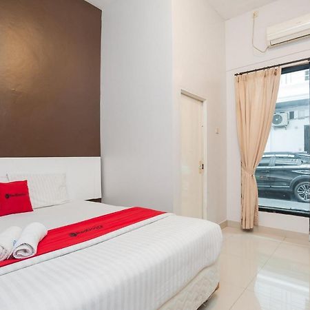 Hotel Reddoorz Syariah Near Taman Air Mancur Bogor Extérieur photo