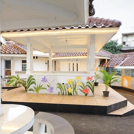 Hotel Reddoorz Syariah Near Taman Air Mancur Bogor Extérieur photo