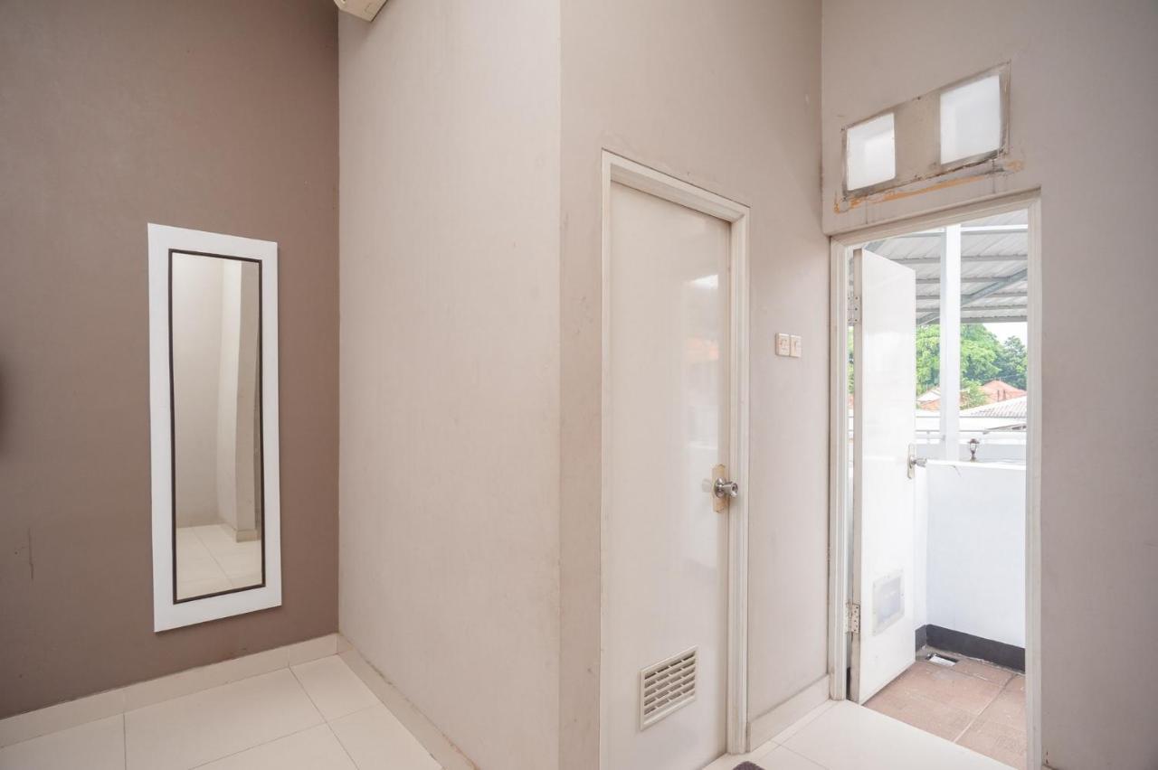 Hotel Reddoorz Syariah Near Taman Air Mancur Bogor Extérieur photo