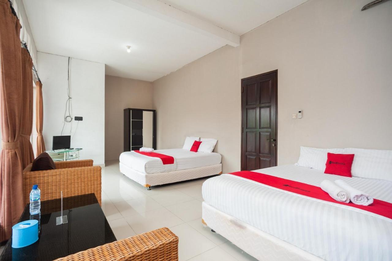 Hotel Reddoorz Syariah Near Taman Air Mancur Bogor Extérieur photo